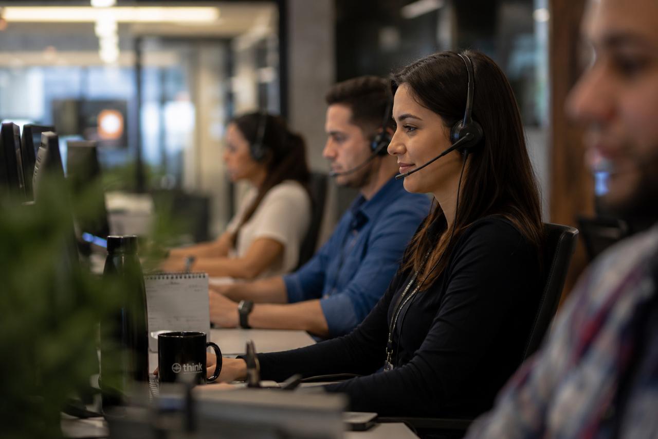 Atendimento próximo da Prosperar por telefone e computador